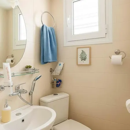 בית נופש Picturesque Paros White House With Balcony Views Lefkes (Paros)