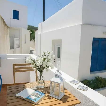 בית נופש Picturesque Paros White House With Balcony Views Lefkes (Paros)
