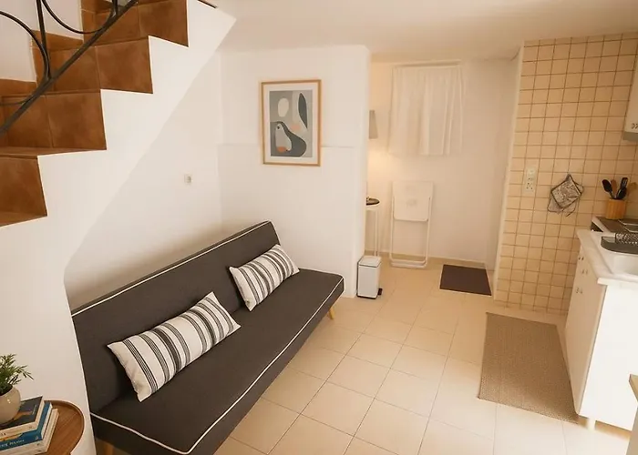 Semesterbostad Picturesque Paros White House With Balcony Views *