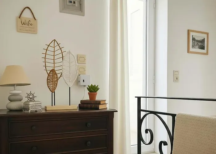 Semesterbostad Picturesque Paros White House With Balcony Views